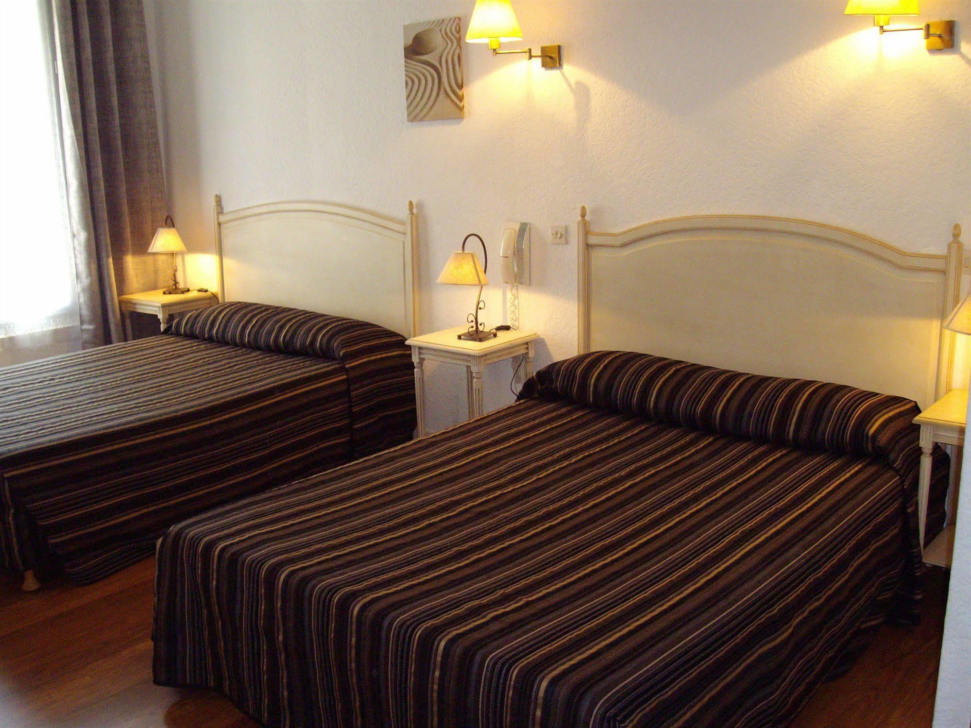 Porte De Camargue Hotel Arlés